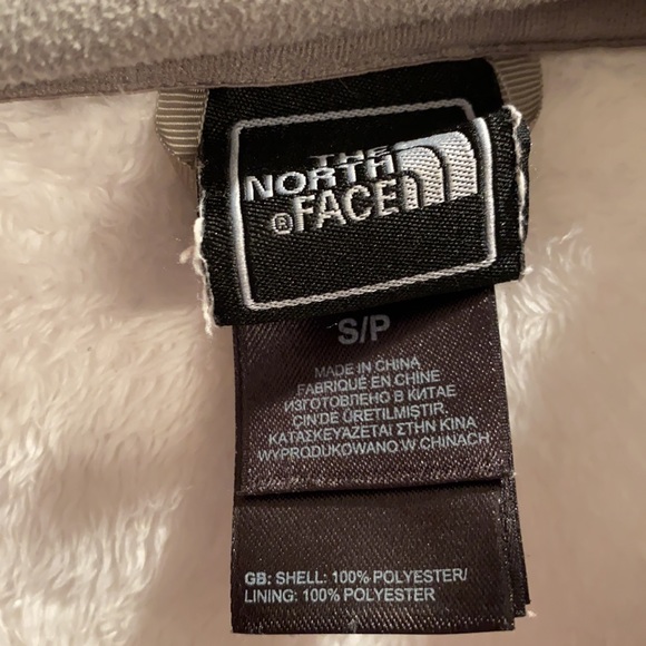 White furry north face jacket - Picture 3 of 3